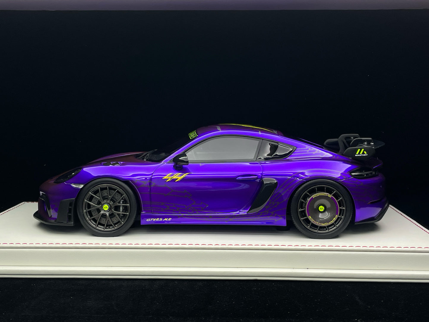 Porsche 911 GT4 RS (Gloss Metallic Purple)