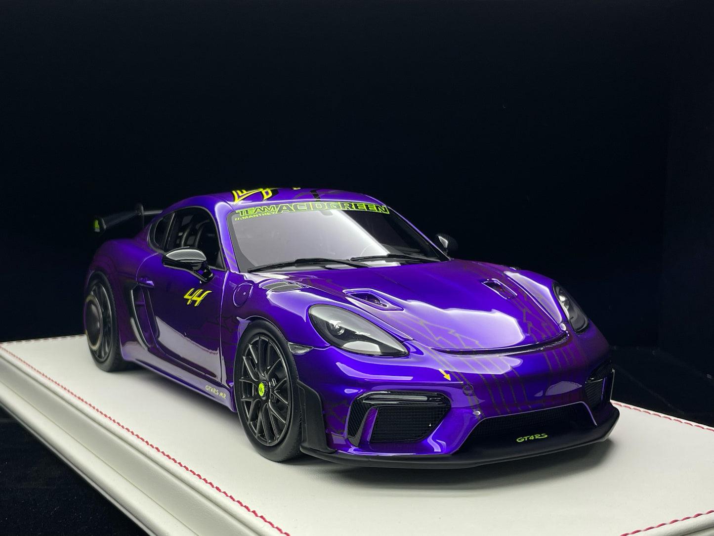 Porsche 911 GT4 RS (Gloss Metallic Purple)