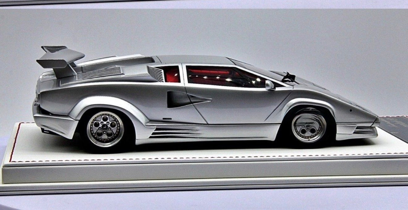 Lamborghini Countach (Silver)