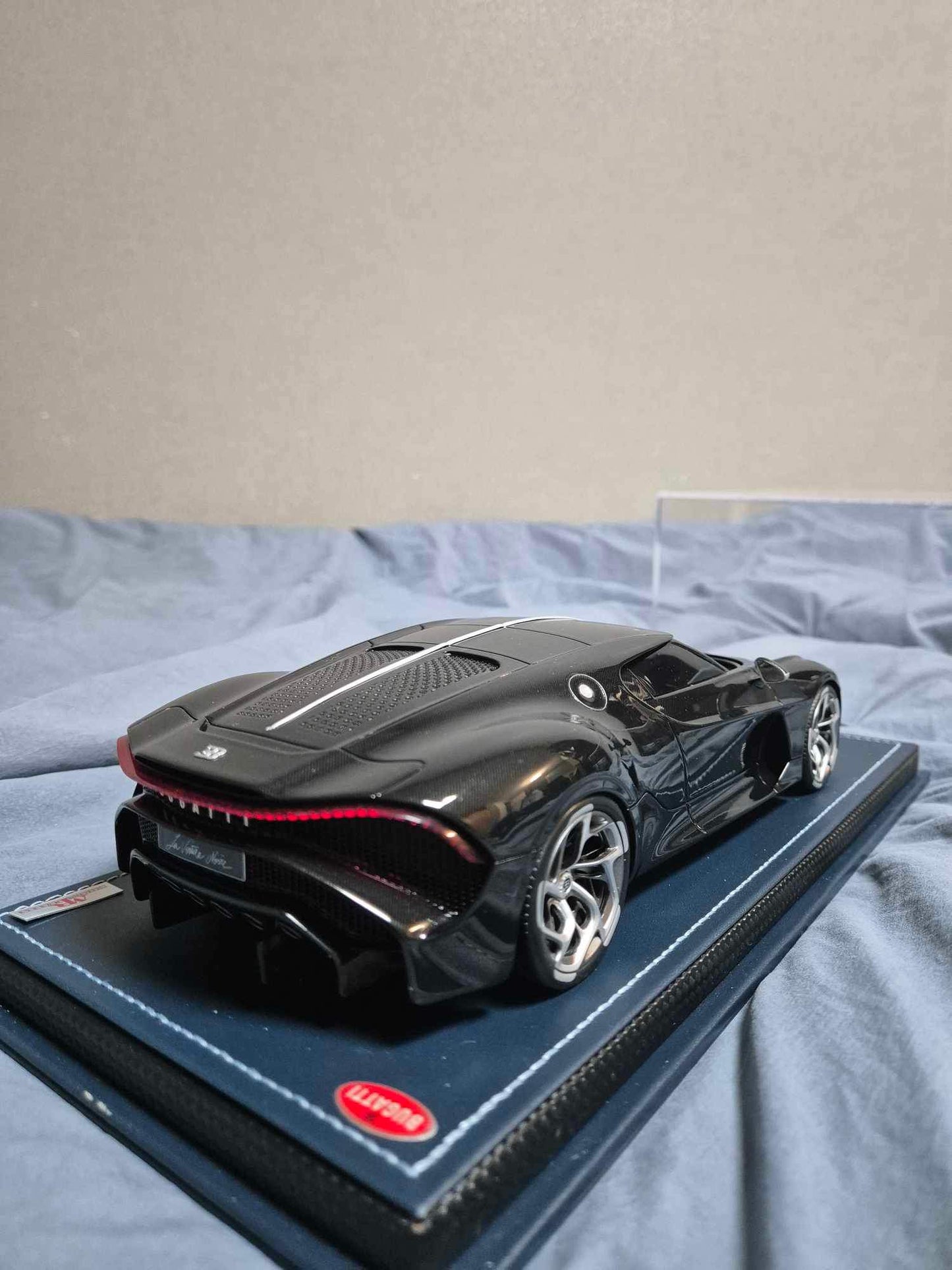 Bugatti La Voiture Noire 1:18 scale