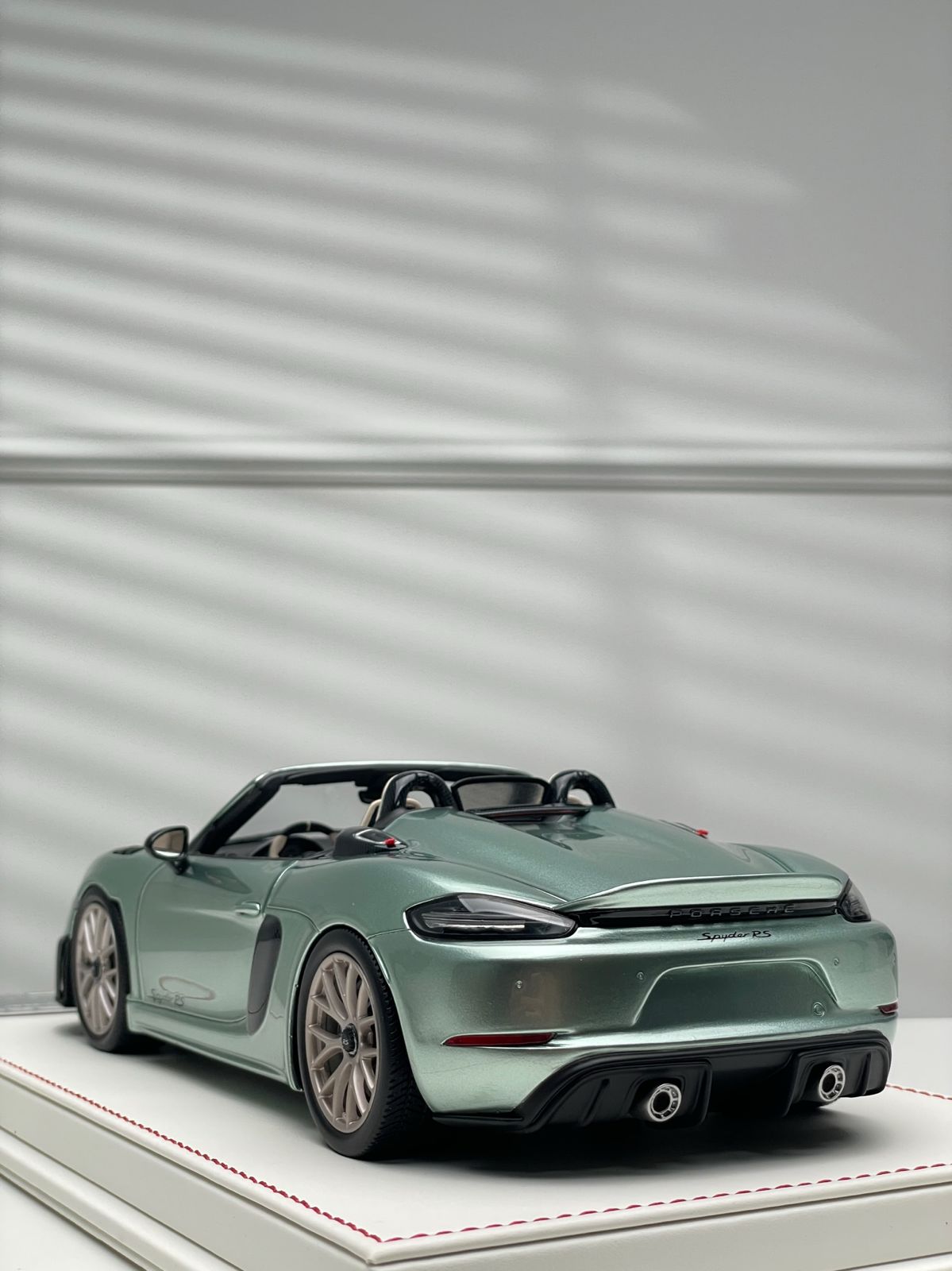 Porsche 718 Spyder RS (Metallic Ice Blue)