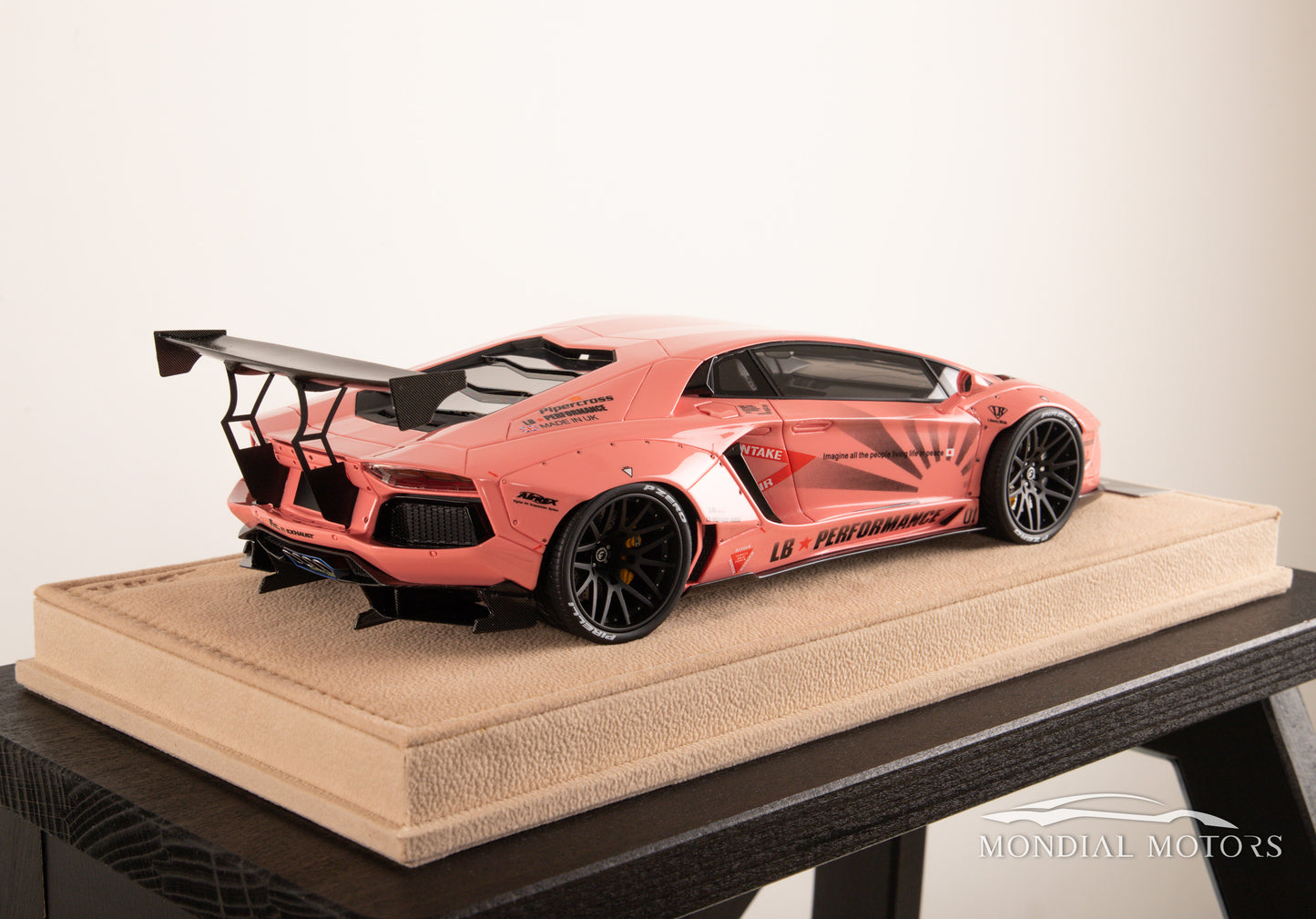 Lamborghini Aventador LBWK 1:18