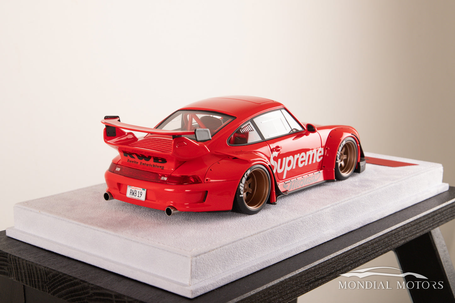Porsche RWB 993 Medusa (Supreme) 1:18