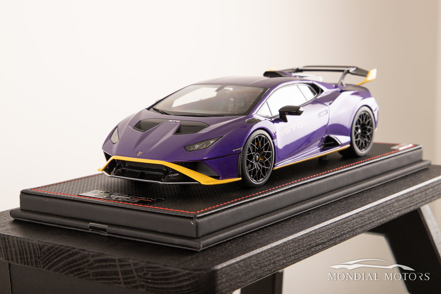 Lamborghini Huracan STO 1:18