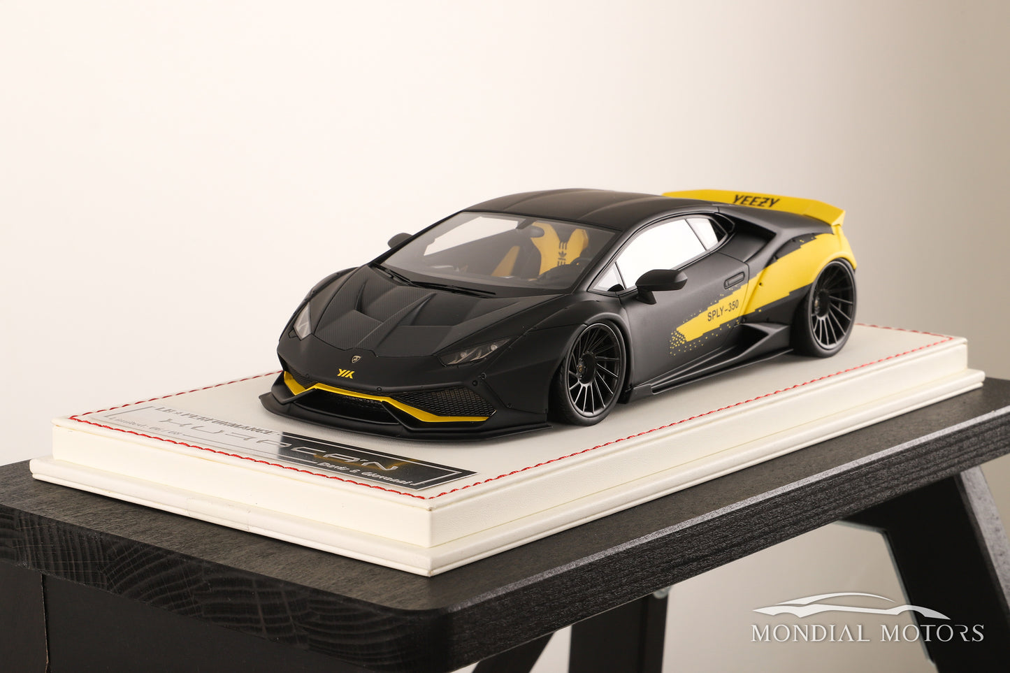 Lamborghini Huracan LBWK Yeezy 1:18
