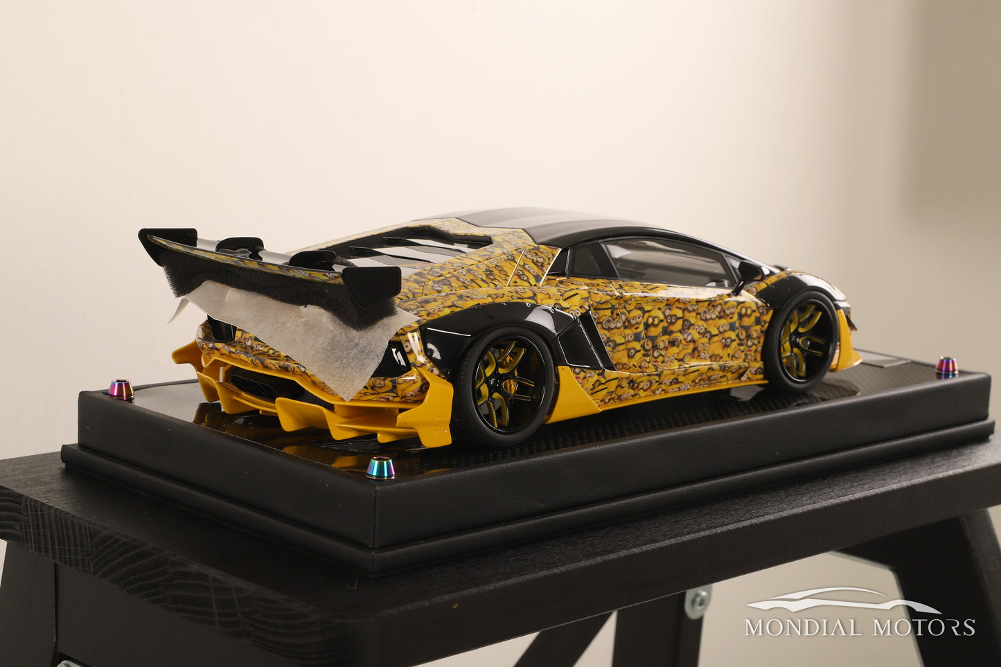 Lamborghini Aventador LBWK (Minions) 1:18