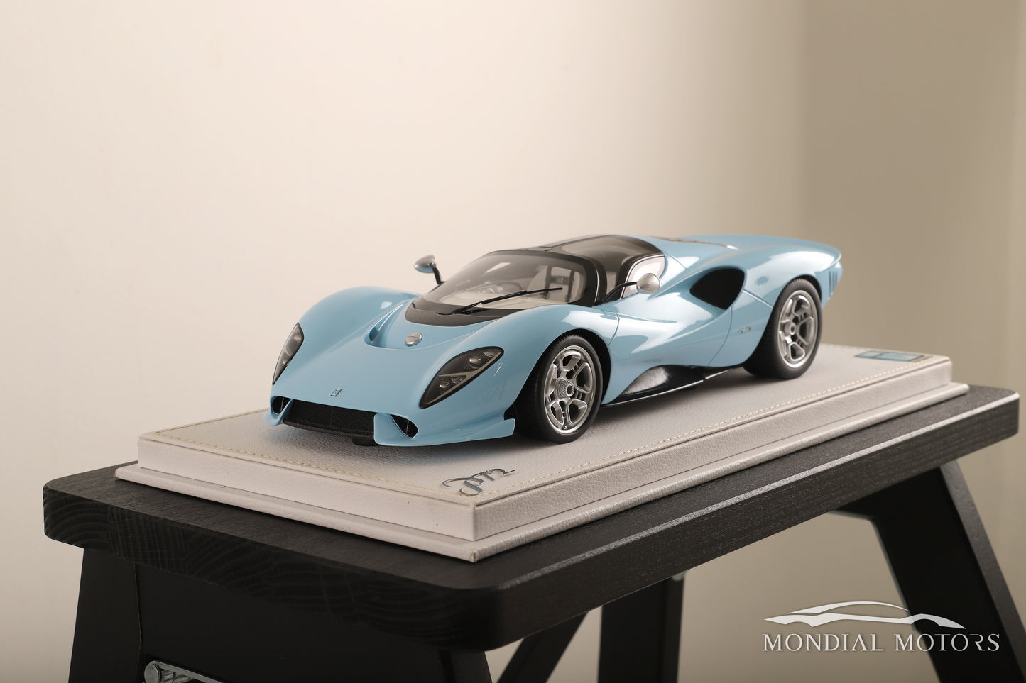 DeTomaso P72 1:18