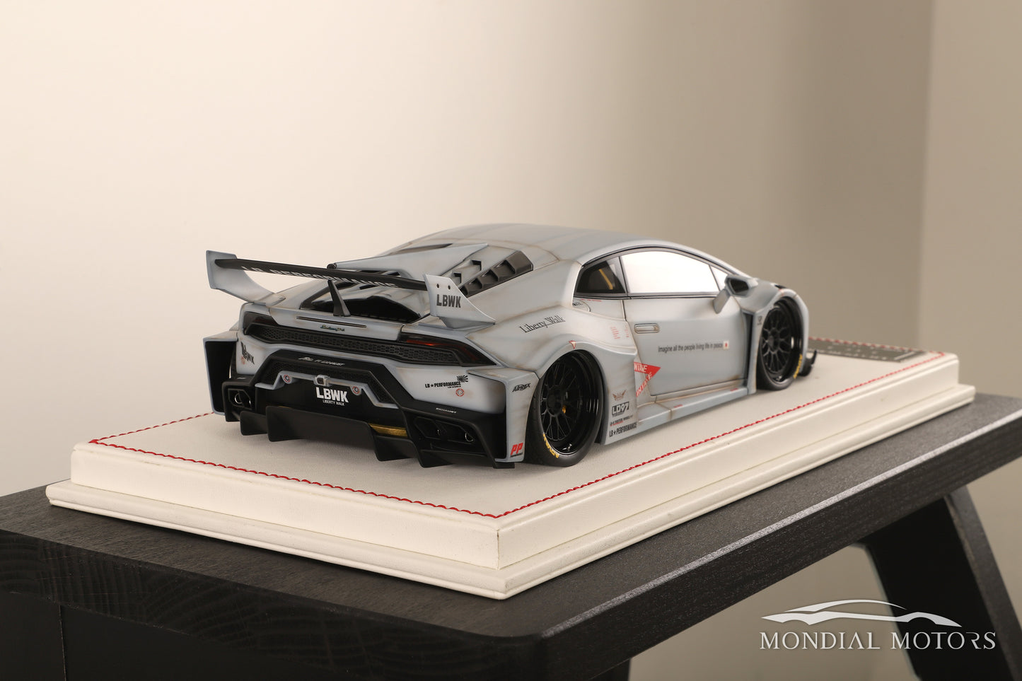 Lamborghini Huracan LBWK 1:18