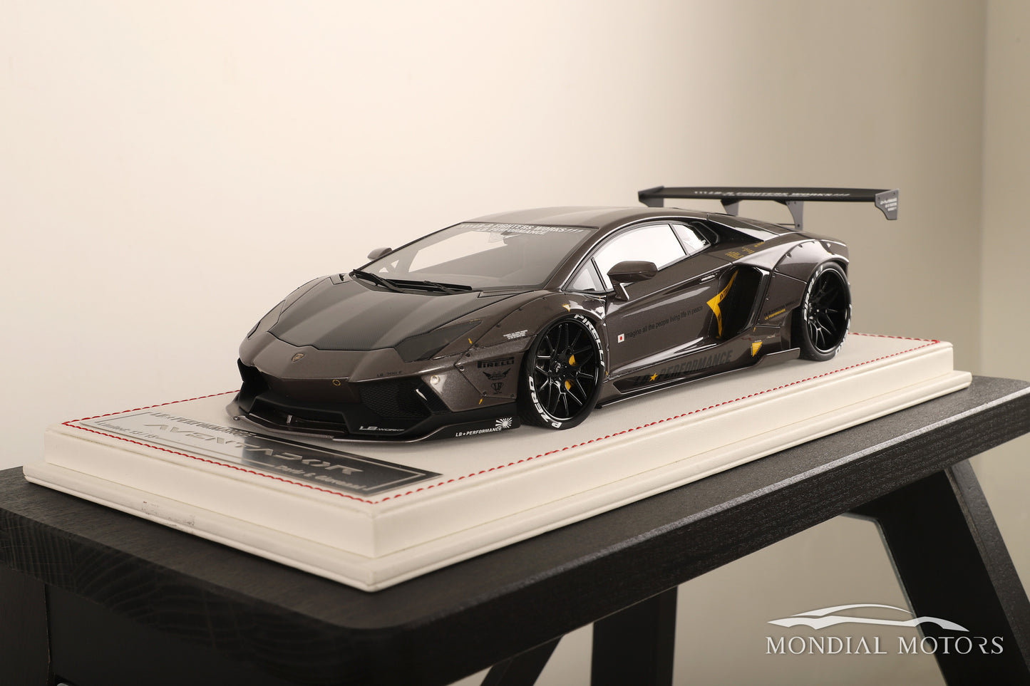 Lamborghini Aventador LBWK 1:18