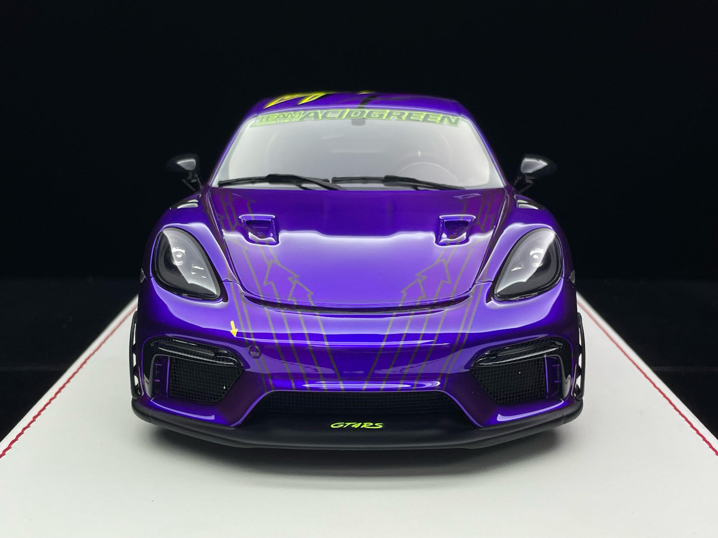 Porsche 911 GT4 RS (Gloss Metallic Purple)