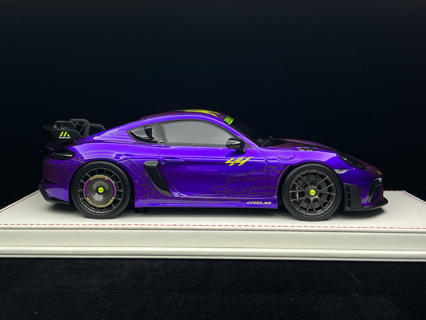 Porsche 911 GT4 RS (Gloss Metallic Purple)