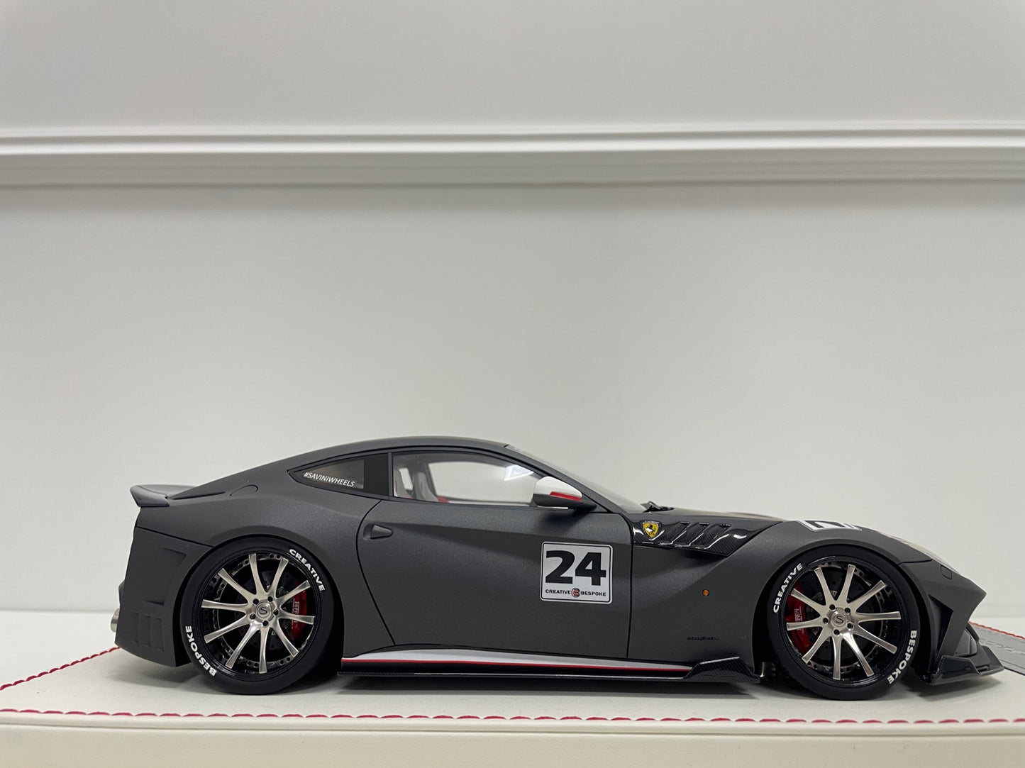 Ferrari F12 Berlinetta (Matt gray)