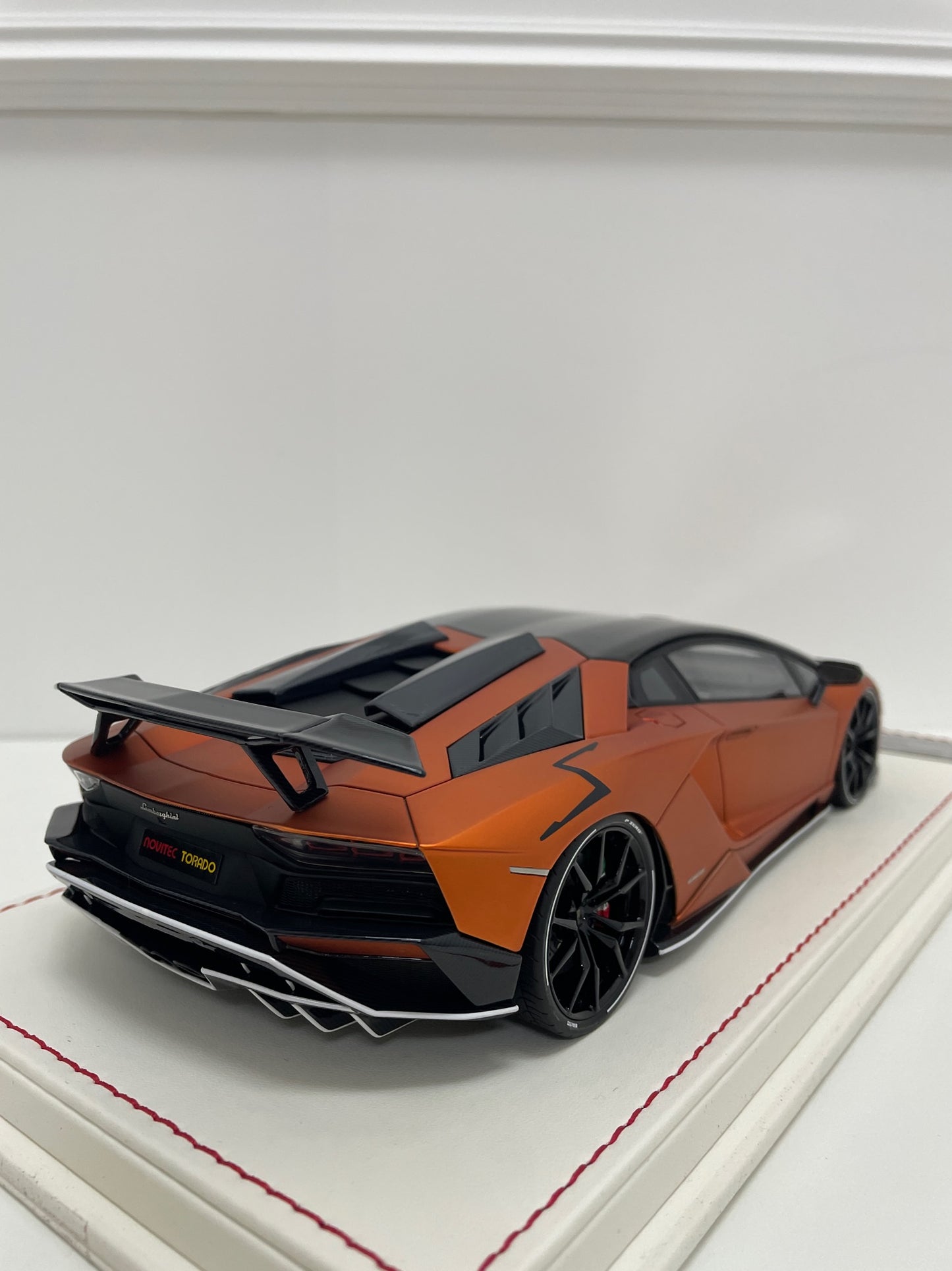 Lamborghini Aventador S (matt orange)