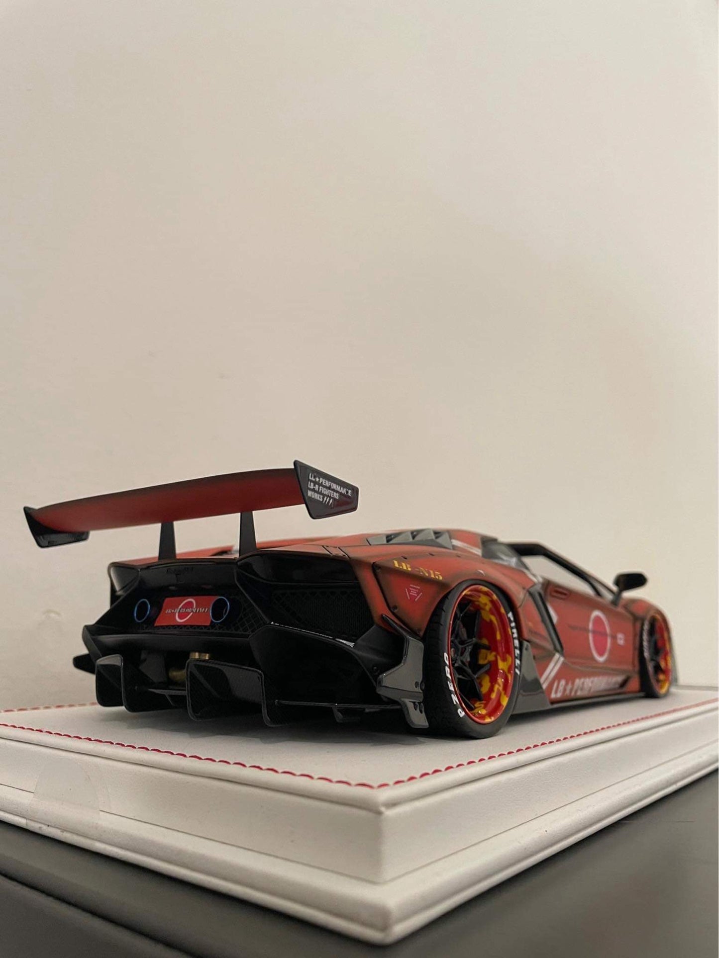 Lamborghini Aventador Roadster (Matt Orange) 1:18 scale