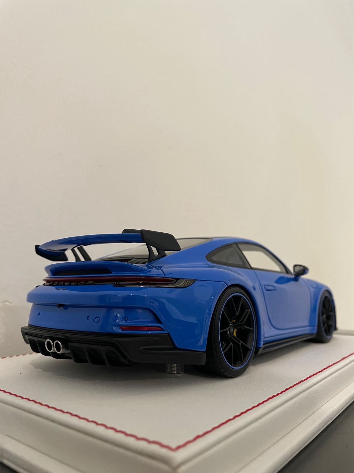 Porsche 911 Model 1:18 (Blue)