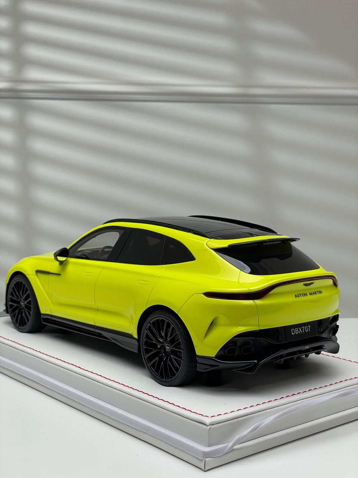 Aston Martin DBX707 (Acid Green)