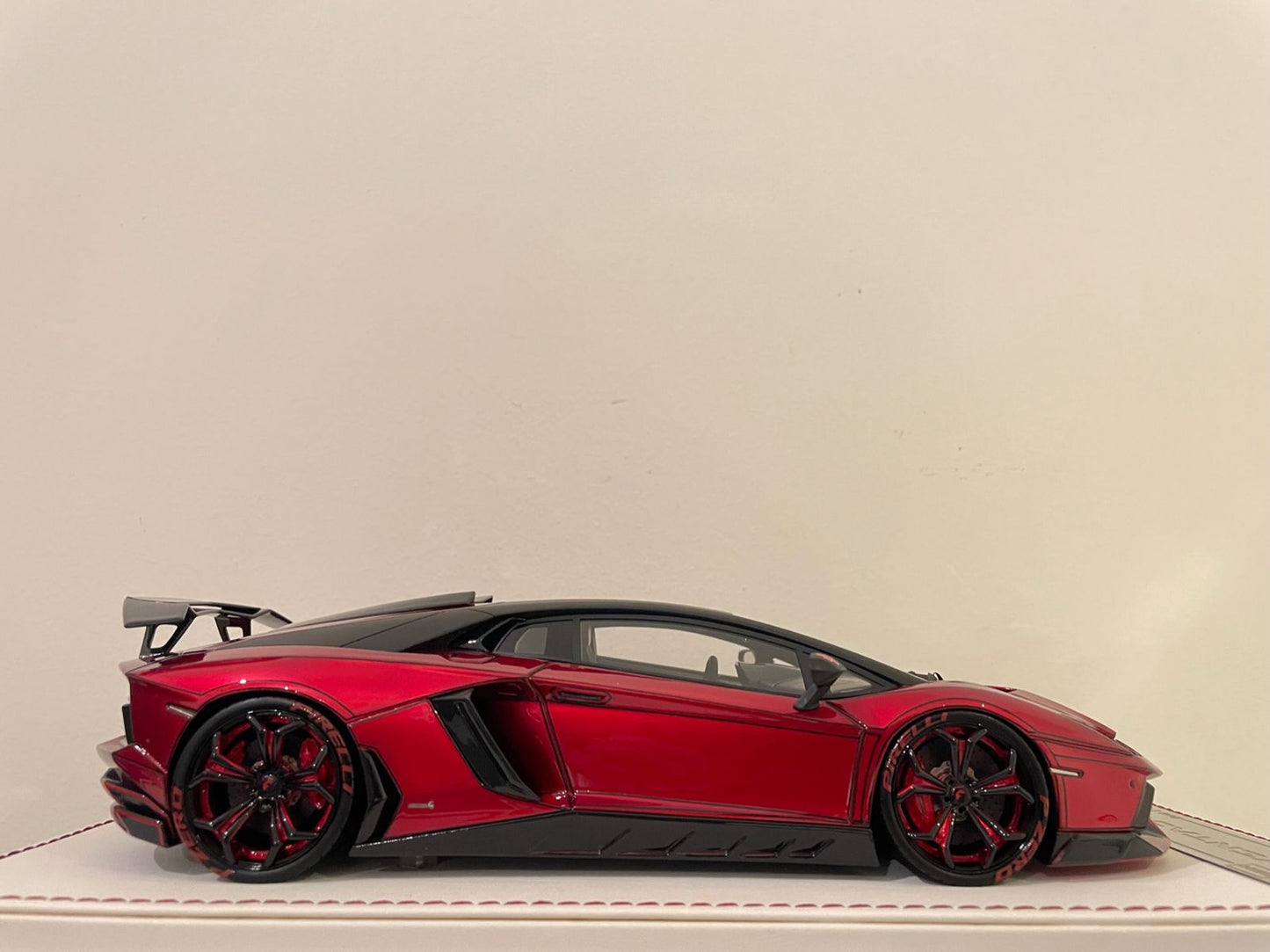 Lamborghini Aventador Toy Model Car (Red)