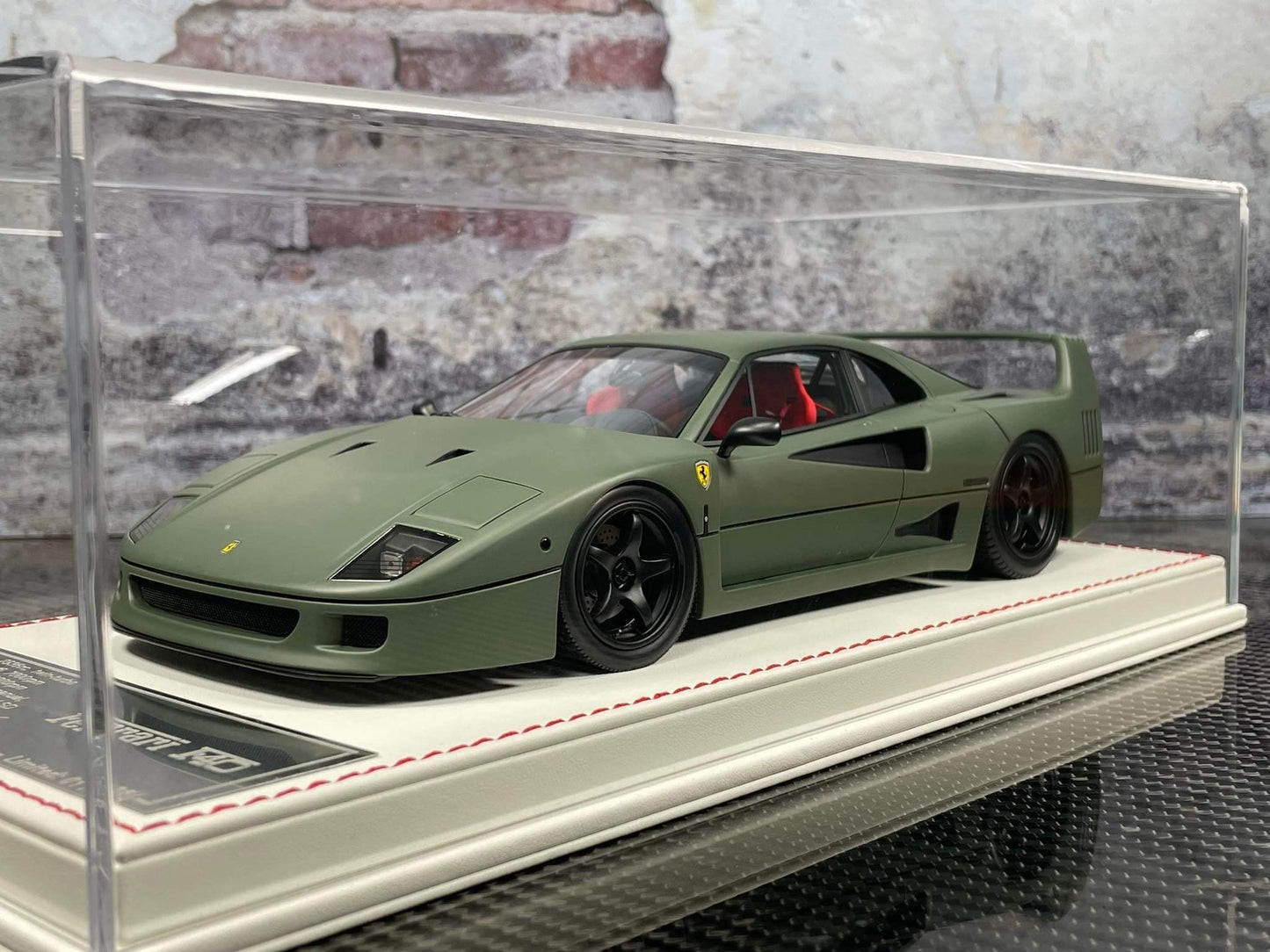 Ferrari F40 (Matt military green) 1:18